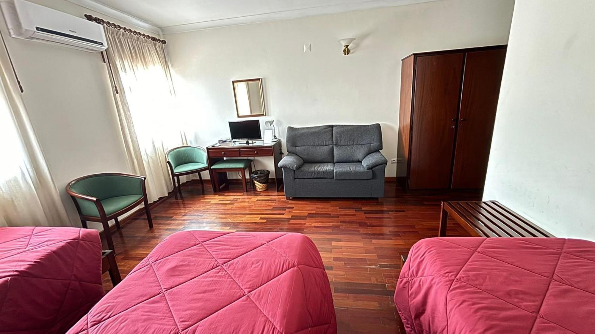 Hotel Trindade Coelho Mogadouro  Exterior photo